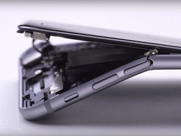 Сломанный iPhone Сломанный iPhone