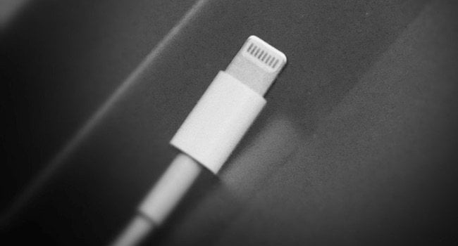 ipad-ne-zaryjaetsya