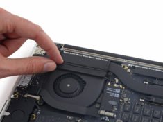 Чистка Macbook от пыли