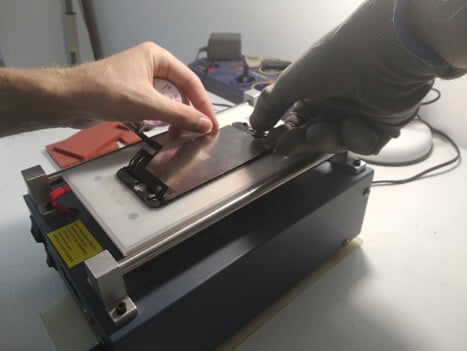 iPhone 7 на сепараторе