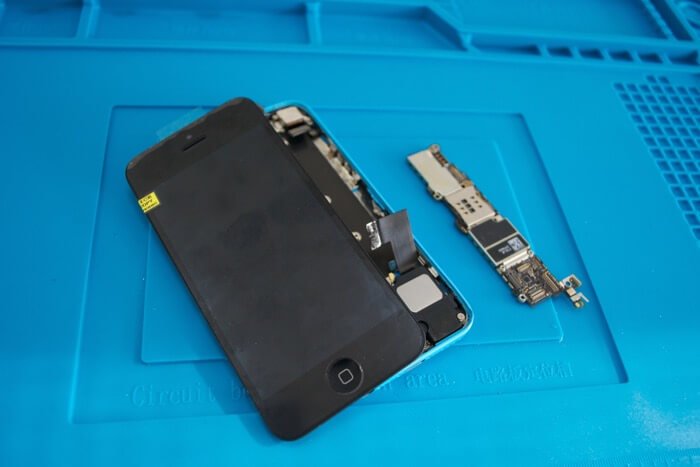 ремонт в Киеве iPhone 5c