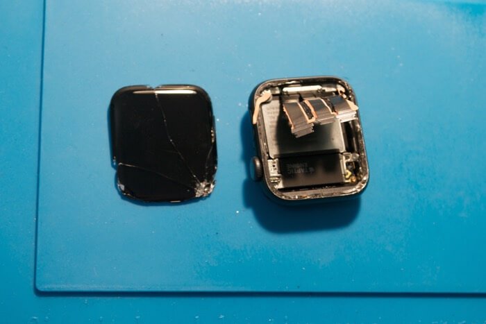 разобранный Apple Watch 5