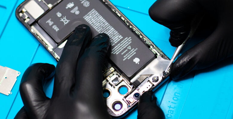 Заміна акумулятора iPhone 11 Pro у сервісному центрі iFix Київ