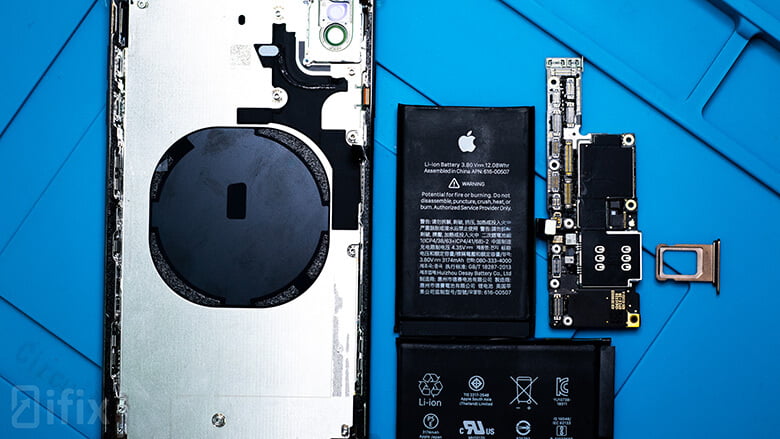 Діагностика iPhone XS Max після води Діагностика iPhone XS Max після потрапляння рідини у сервісному центрі iFix Київ