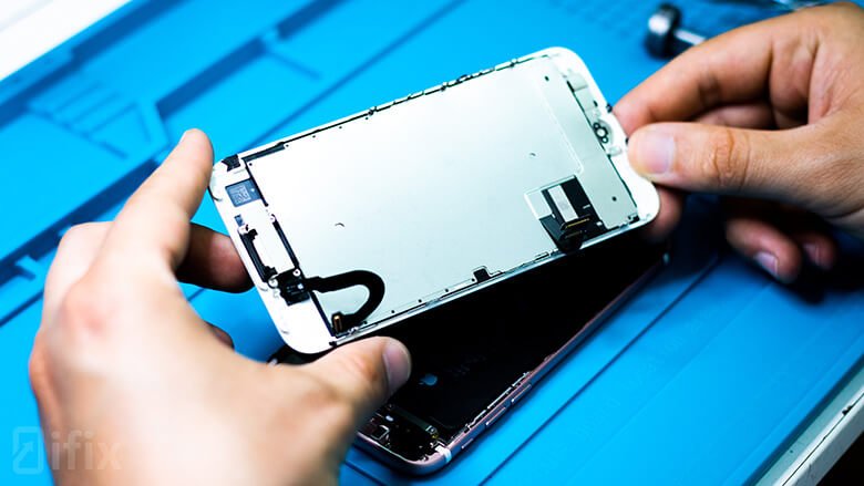Заміна дисплея iPhone 7 оригінал у Києві — відновлення екрана в iFix