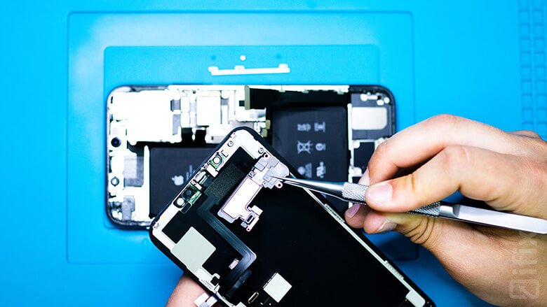 Діагностика та ремонт iPhone 11 Pro у сервісному центрі iFix Київ — відновлення OLED-дисплея, скла та Face ID