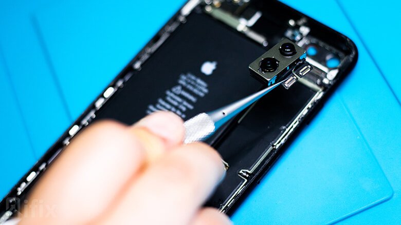 Ремонт задньої камери iPhone 7 Plus у сервісному центрі iFix