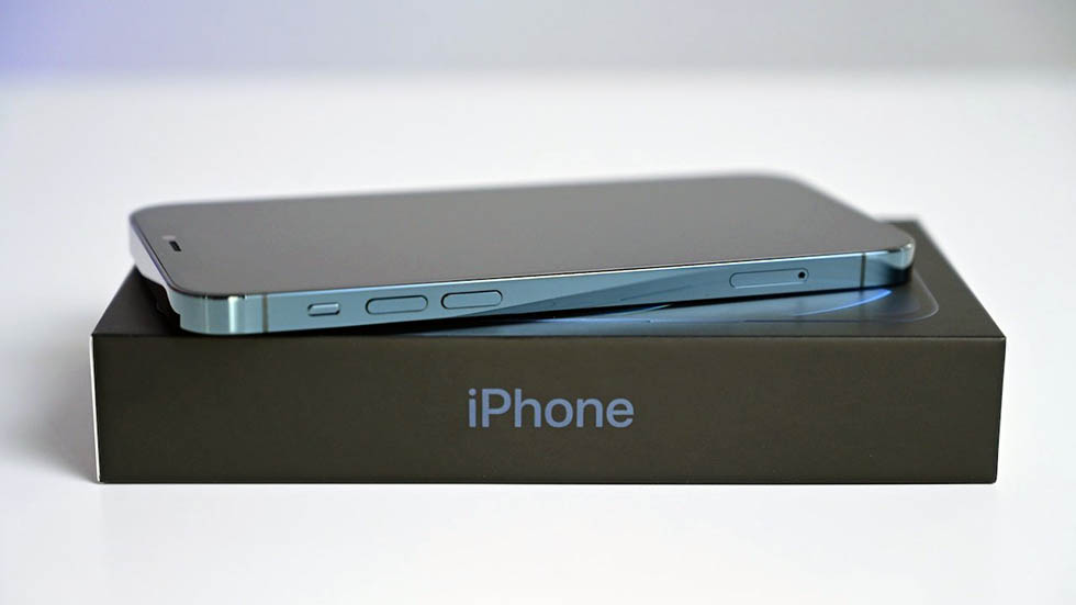 iPhone 13