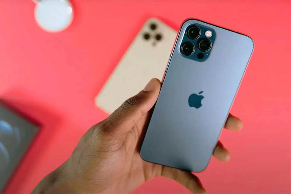 iPhone 13