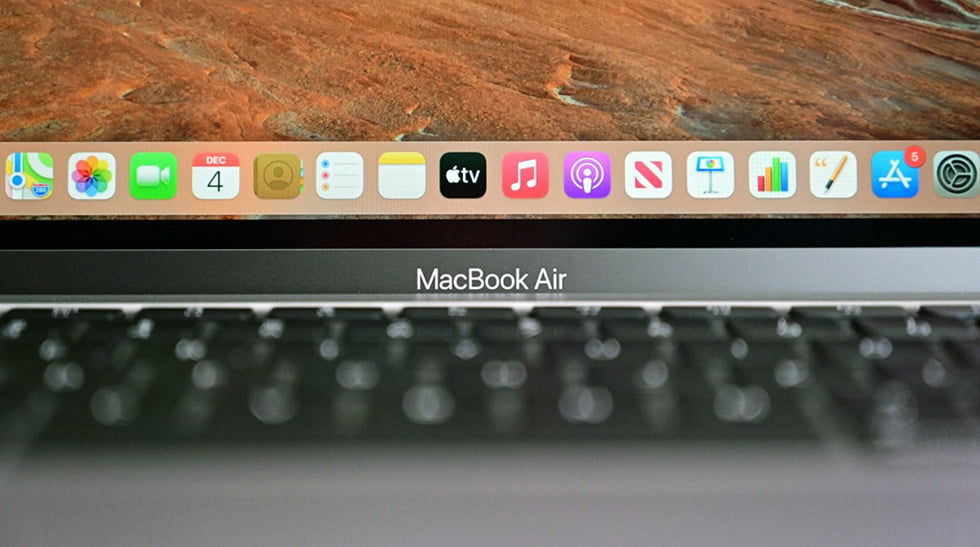 На MacBook c m1 трескаются дисплеи