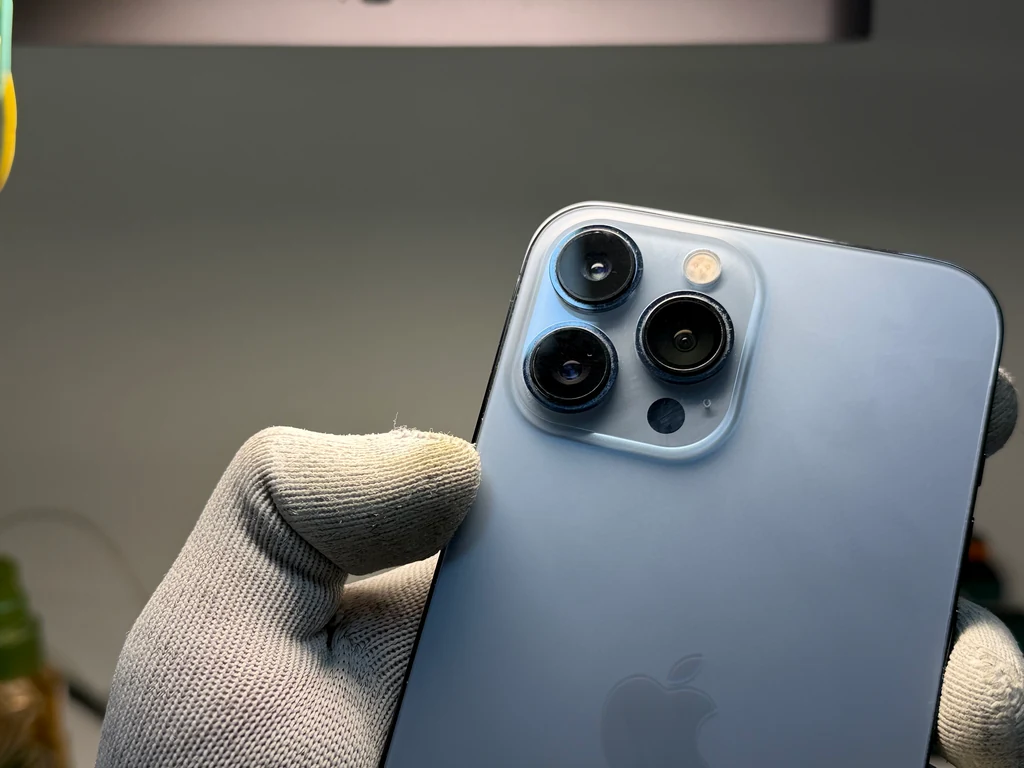 Заміна скла камери iPhone 13 Pro Max у Києві — результат після ремонту в iFix iPhone 13 Pro Max після заміни скла камери в сервісному центрі iFix у Києві