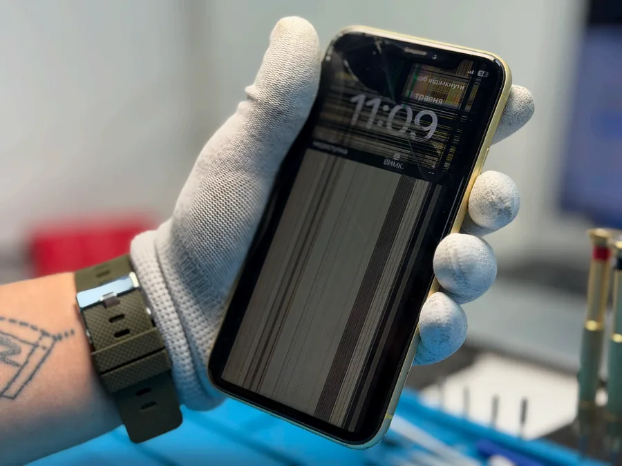 Заміна дисплея iPhone 11 — діагностика пошкодженого екрана Заміна дисплея iPhone 11 у сервісі iFix