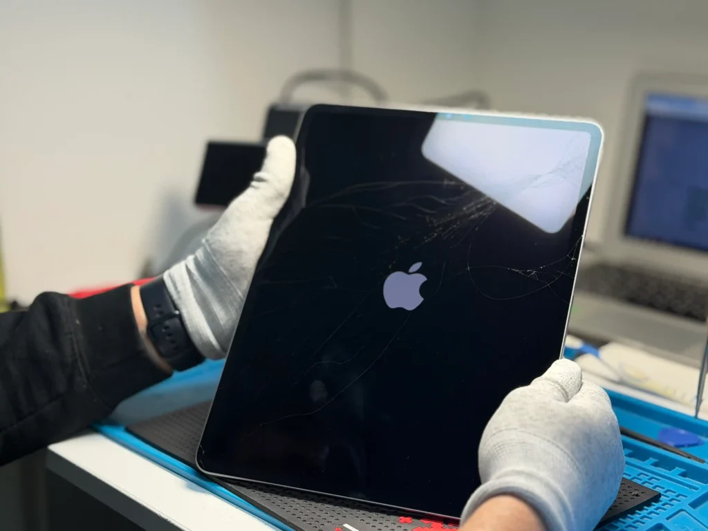 Заміна скла iPad Pro 12.9 M2 2022 Заміна скла iPad Pro 12.9 M2 2022