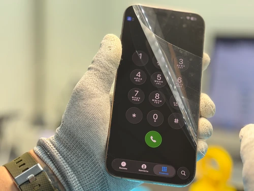 Перевірка iPhone 16 Pro Max після заміни скла дисплея Перевірка iPhone 16 Pro Max після заміни скла дисплея в iFix