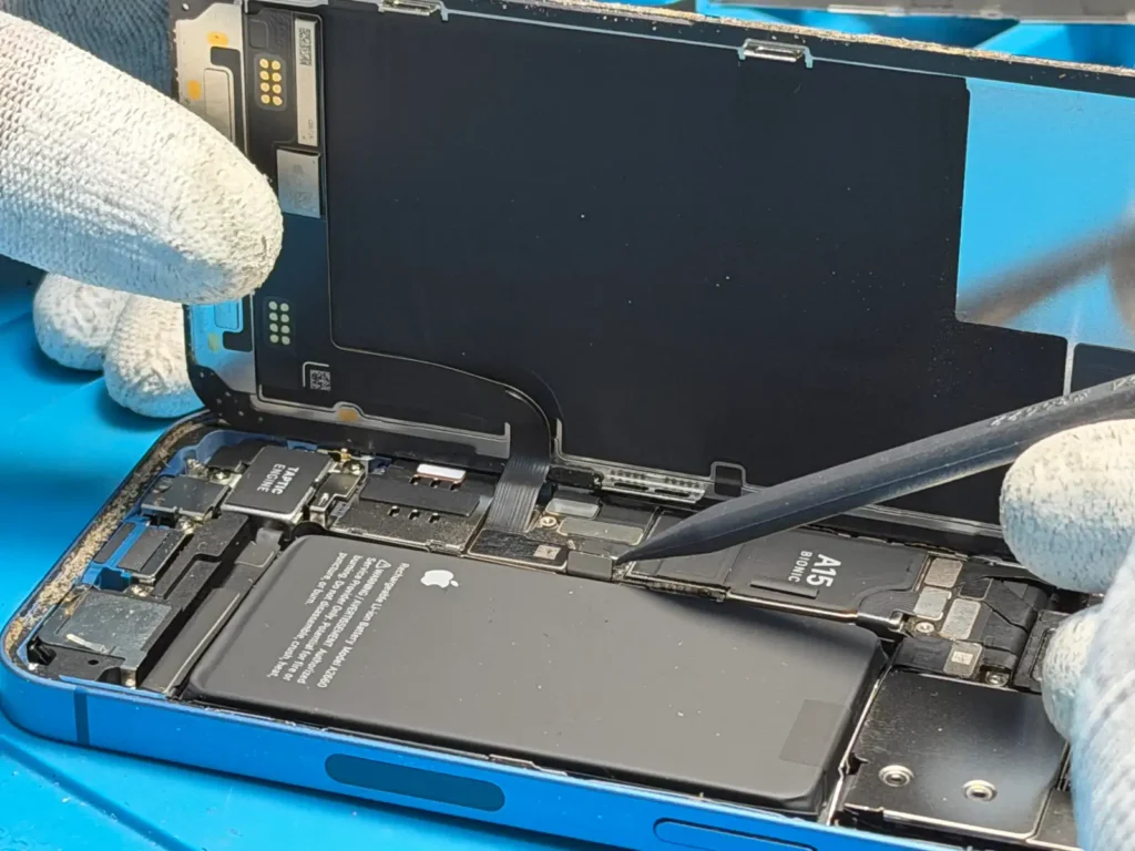 Ремонт iPhone 13 mini у Києві в сервісному центрі iFix
