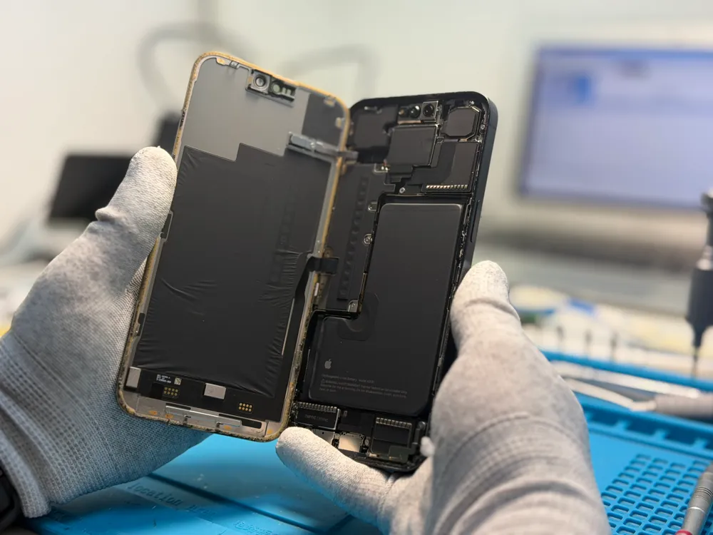 Ремонт iPhone 15 Pro Max у Києві Ремонт iPhone 15 Pro Max у Києві в сервісному центрі iFix