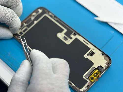 Процес ремонту iPhone 16 Pro Max у сервісі iFix Процес ремонту iPhone 16 Pro Max у сервісному центрі iFix