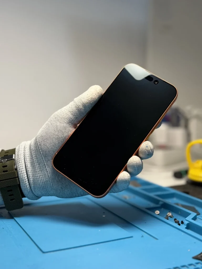 Ремонт iPhone 17 Pro Max у сервісному центрі iFix Київ — перевірка Ремонт iPhone 17 Pro Max у Києві — діагностика