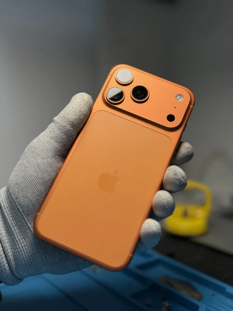 Діагностика корпусу і камери iPhone 17 Pro Max перед ремонтом в iFix Ремонт iPhone 17 Pro Max — діагностика корпусу і камери